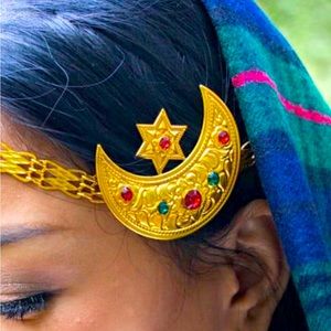 Women and men clothing like traditional dress Nepali and Indian dress.comments